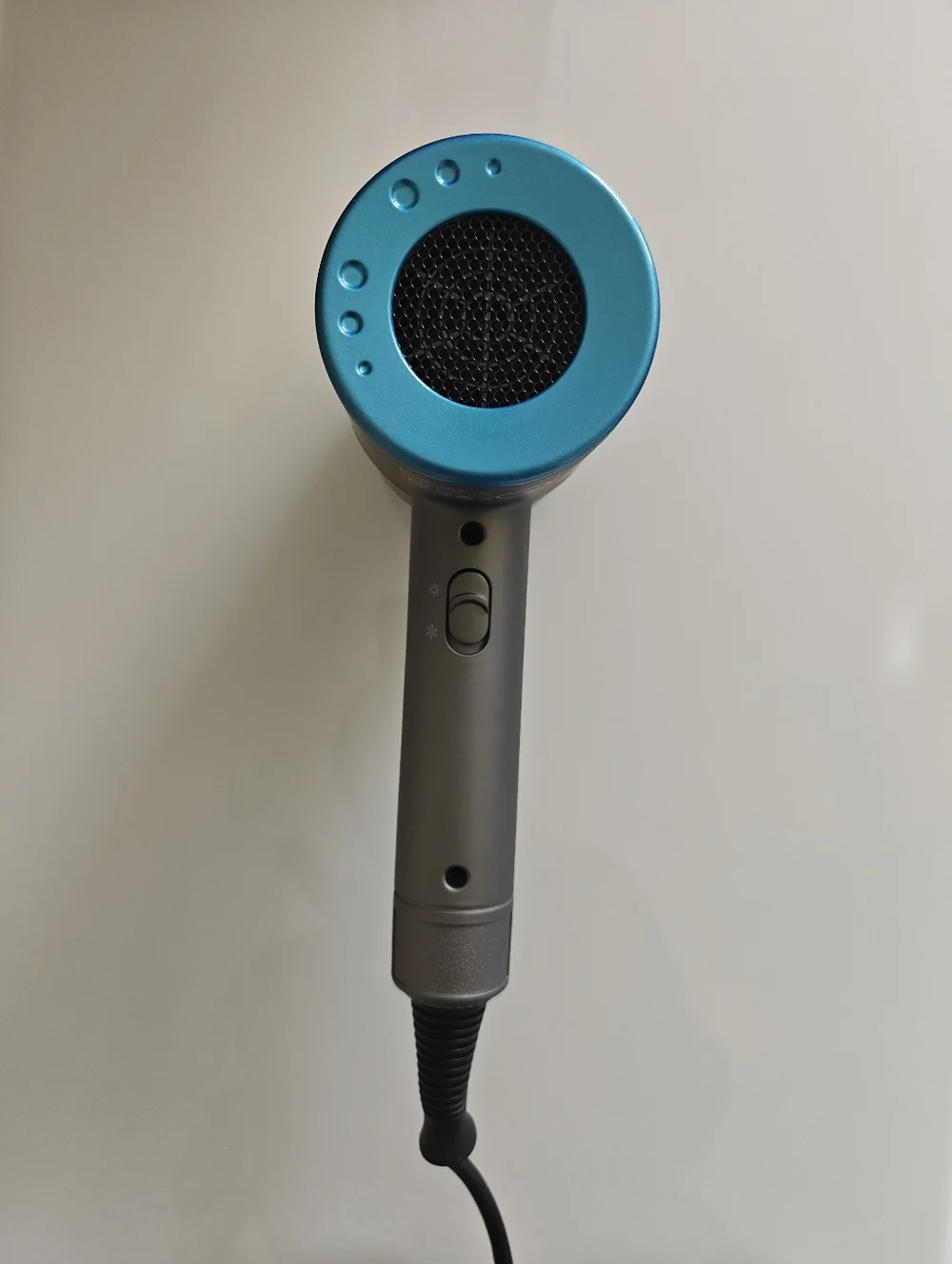 Bliss Bladeless Hair Dryer - Picture 3 of 4